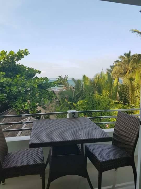 Hangout Beach Resort Caticlan Luaran gambar